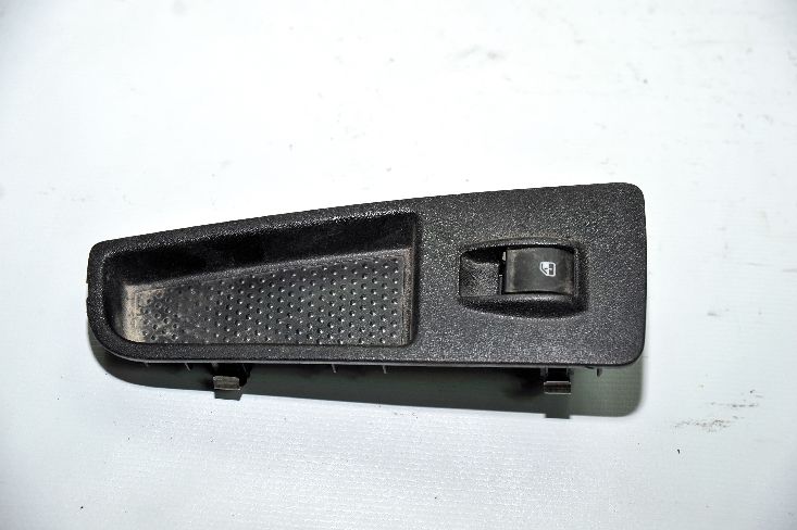 PUNTO ÇIKMA YEDEK PARÇA FİAT ÇIKMA YEDEK PARÇA   (185)PUNTO CAM DUGMESI